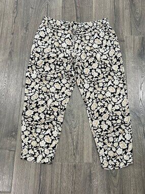 Womens Lightweight Crop Pants - Black/White/Tan Floral Design - Size M
